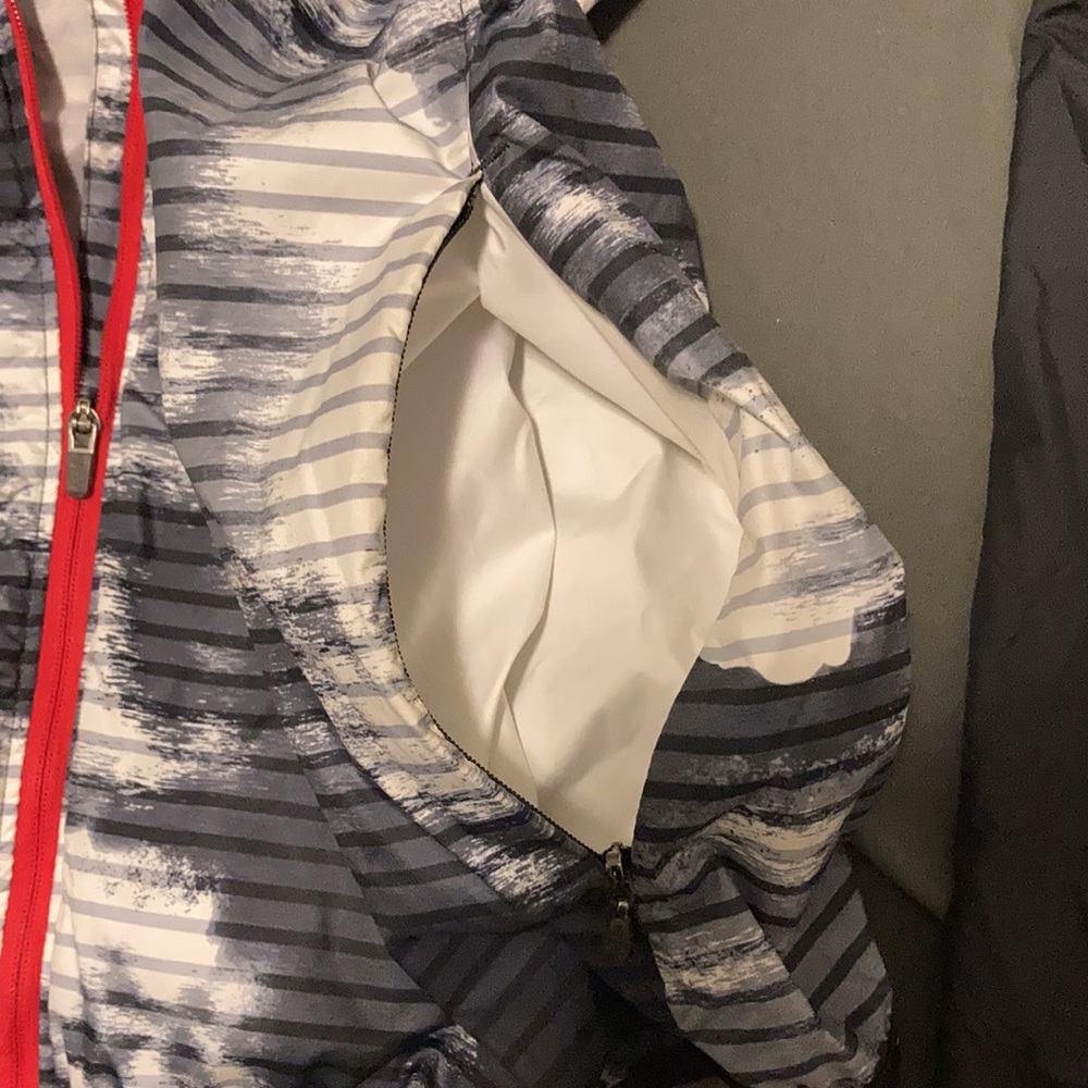 Lightweight Rain Jacket - Picture 4 of 4